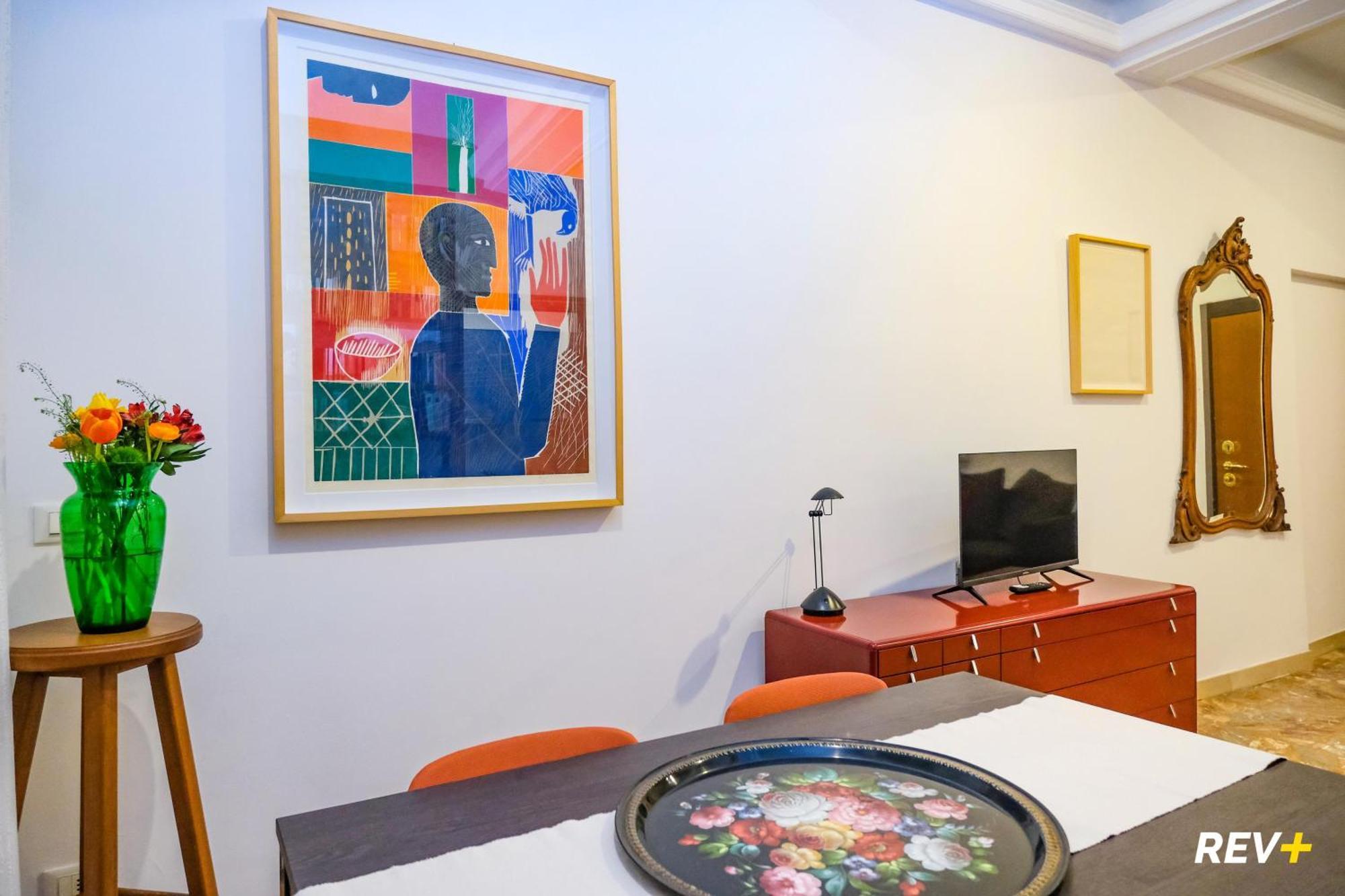 Apartment Art Center *